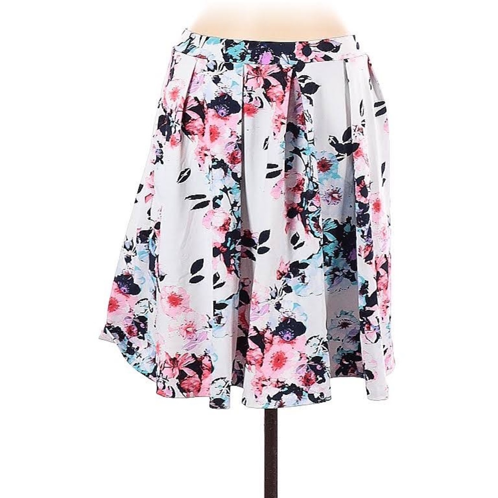 NWOT Adrienne Vittadini white floral skirt
